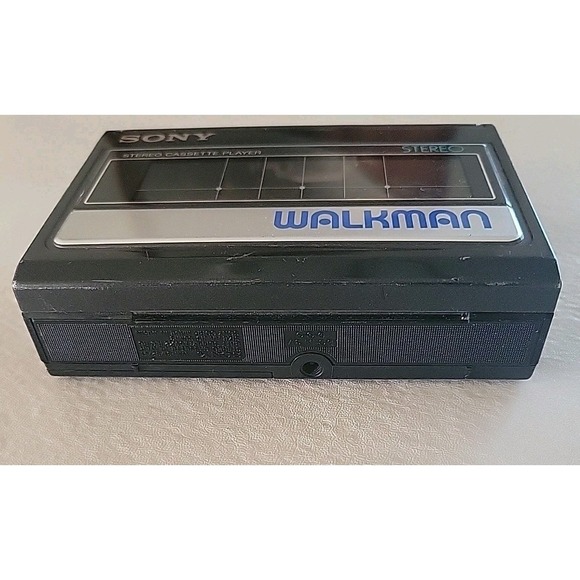 Vintage Sony Walkman WM-41 Cassette Player — Not Working — For Parts or Repair - Picture 6 of 7